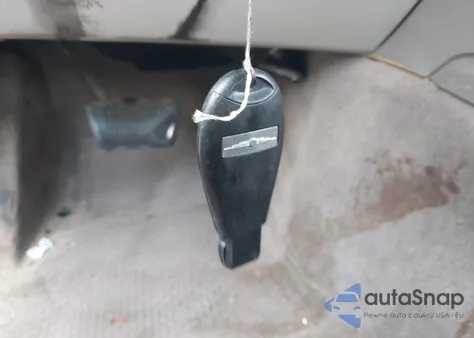 2010 Chrysler 300 Touring z USA, uszkodzony, nr VIN 2C3CA4CD3AH216281